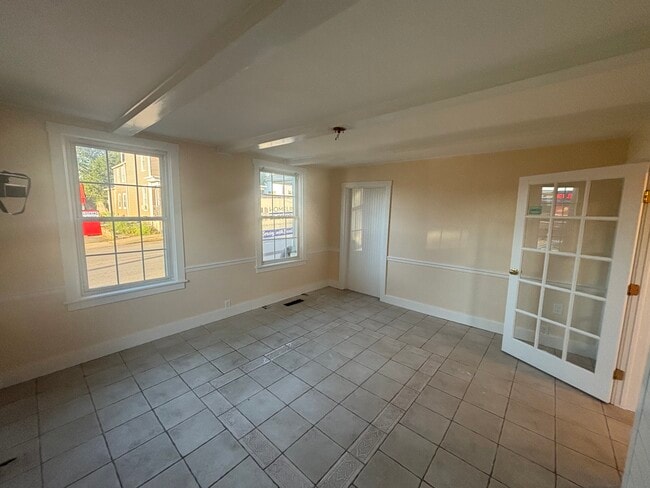 Building Photo - 207 Market St Unit 1st Floor 1 Bedroom Apt