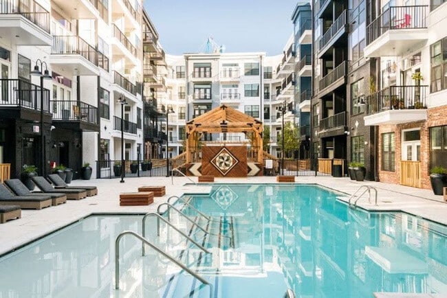 Photo - 401 Korean Veterans Blvd Apartamento Unidad ID1351411P