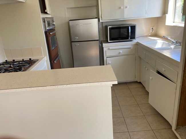 11501 Ohio Ave Unit 2