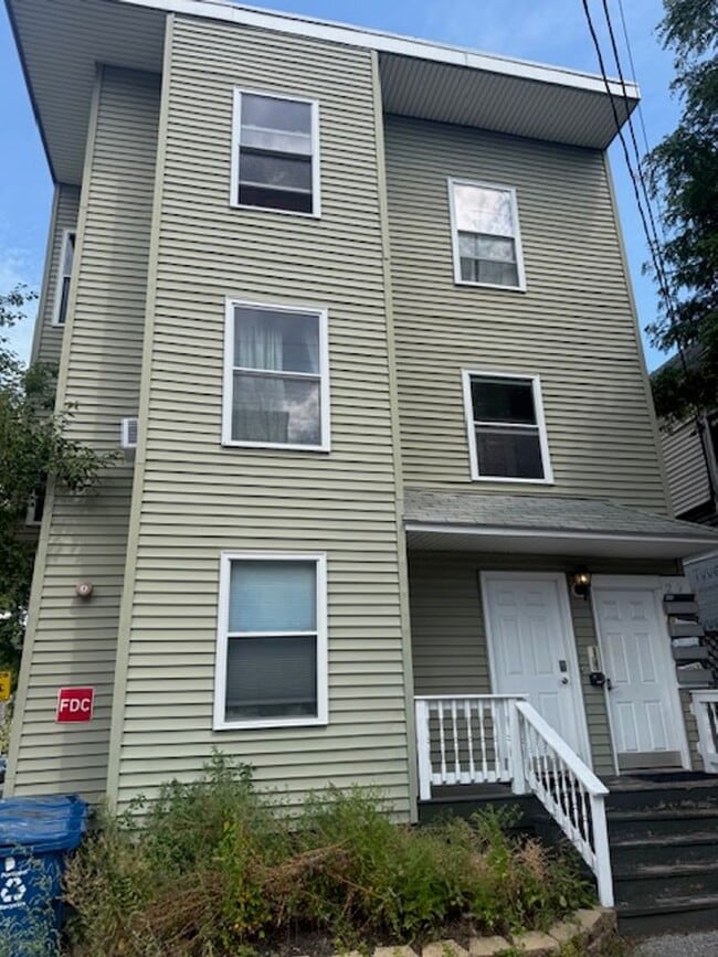 Building Photo - 29 Merrill St Unit 29 Merrill St 2