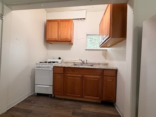 Photo - 2449 Ponderosa St Unit B