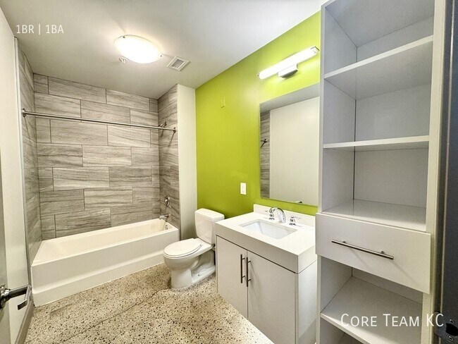 Photo - 306 E 12th St Unidad 510