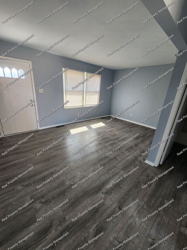 Photo - Two Bedroom Crown Point Apartment