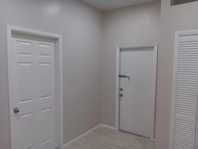 Entrada principal - 7195 Reymoor Dr Unidad Reymoor Place