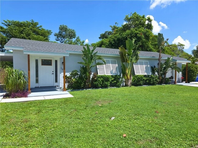 Building Photo - 1915 Llewellyn Dr Rental