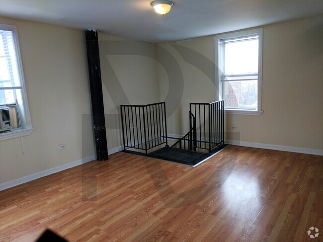 Building Photo - 627 W Oakdale Ave Unit #633-4 Rental