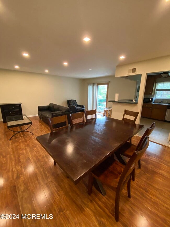 Photo - 65 Cedar Ave Unit C4