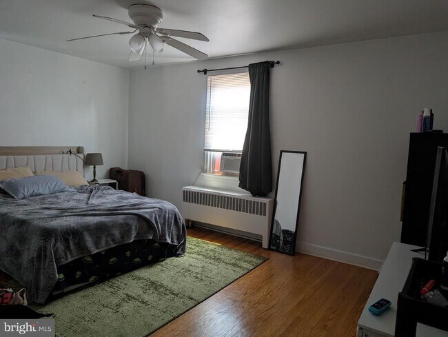 Photo - 2433 N 50th St Unit 2ND FL