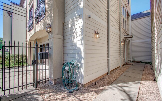 Photo - 517 Fowler St