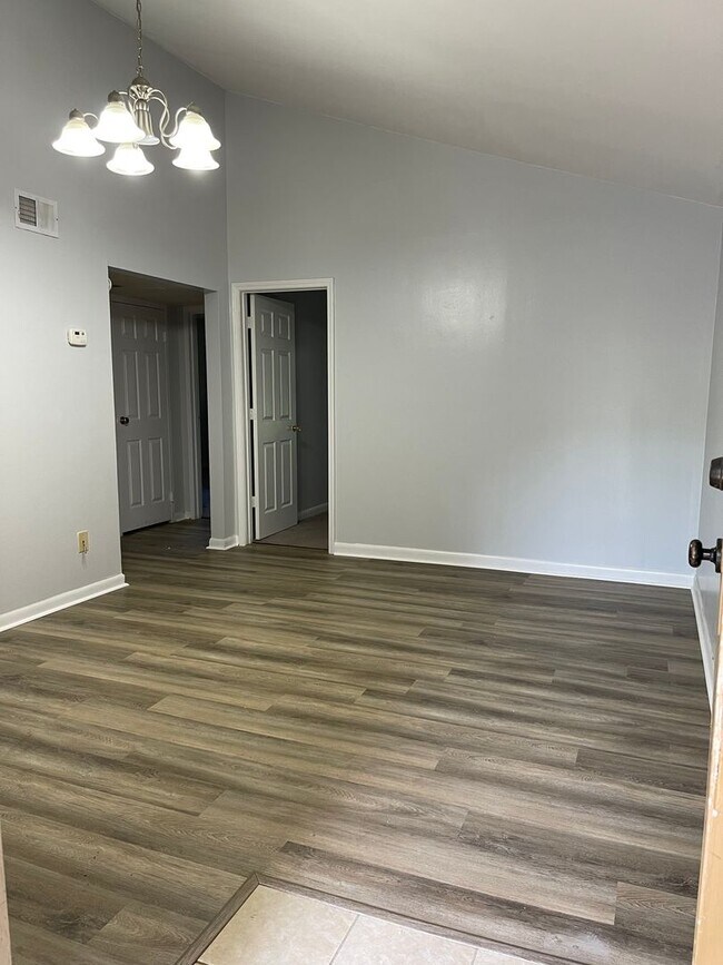 Photo - Stadium Village - 2 Bedroom 1 Bath near UGA & Downtown Athens! Unit 302B