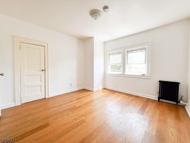 Photo - 33 Oraton St