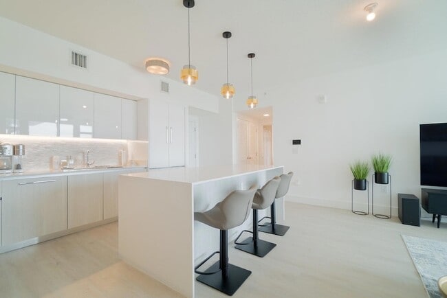 Photo - 111 SE 1st Ave Unit 514