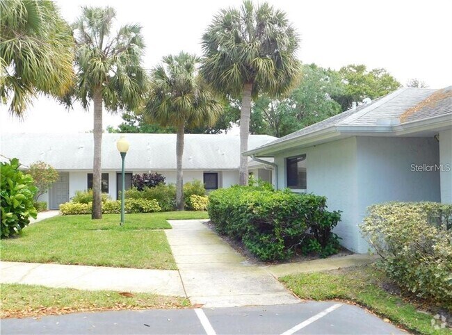 Building Photo - 2733 Countryside Blvd Unit 107 Rental