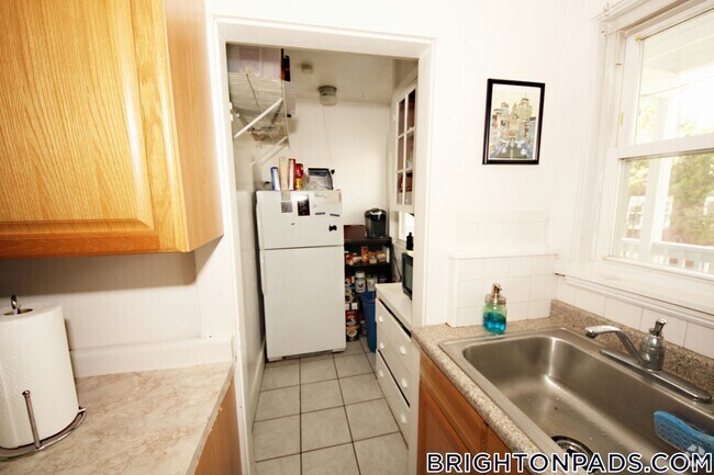 Building Photo - 11 Breck Ave Unit 2 Rental