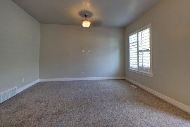 Photo - Pet friendly Herriman Townhome