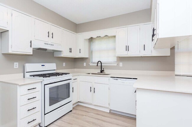 Photo - 10 Greenhaven Pl