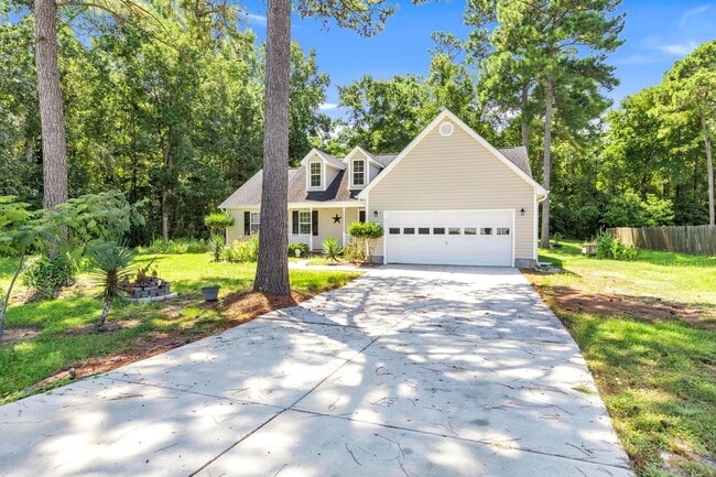 Building Photo - House For Rent in Cul-de-sac with 2 Car Ga...