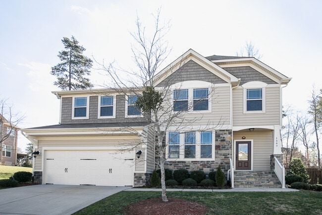 Building Photo - 1503 Hemlock Hill Dr