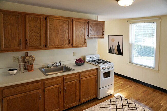 Photo - 1bed apartment in Waltham in available in 7/1