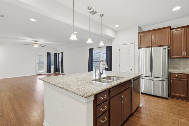 Photo - 13401 Henneman Dr