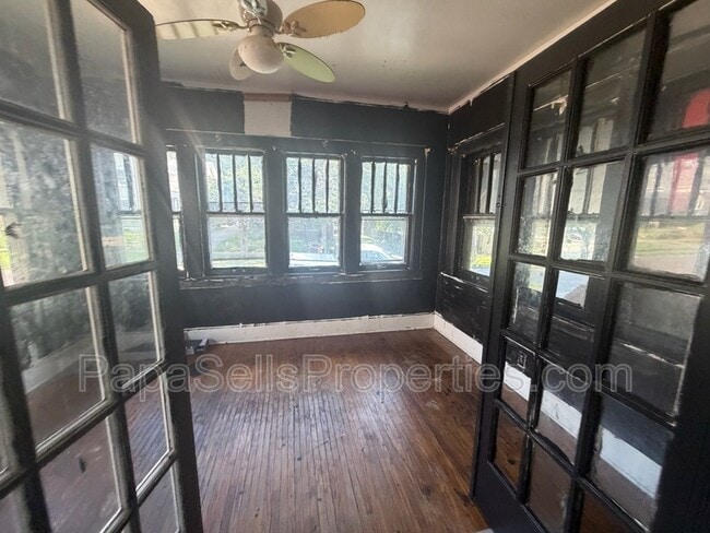Photo - 107 E Archer Ave