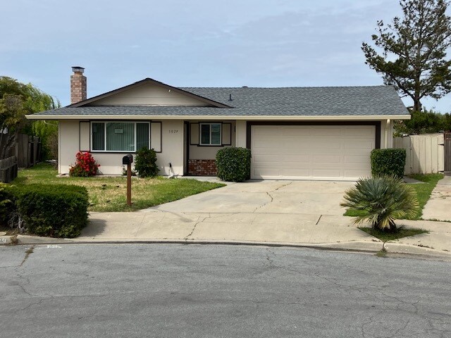 Photo - 1029 Larkin Cir