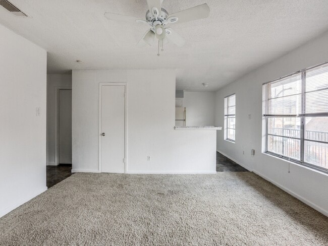 Building Photo - 1711 Wichita St Unit A Rental