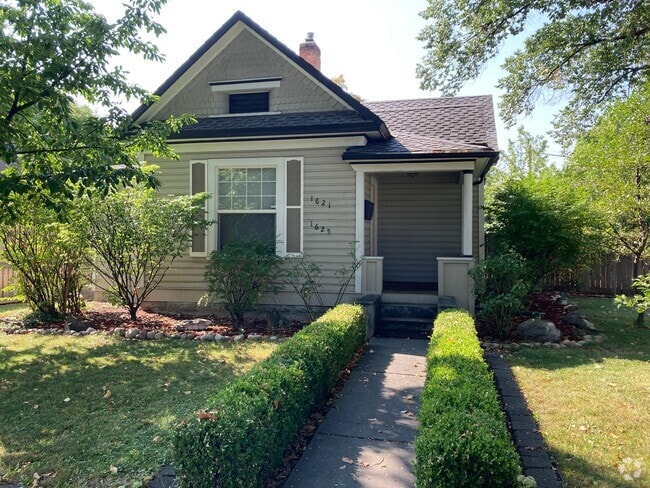 Building Photo - 1621 W Hays St Rental