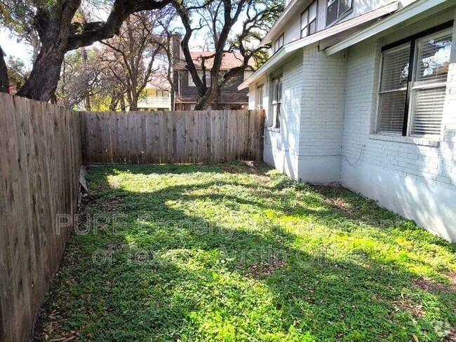 Building Photo - 4413 Whispering Valley Dr Unit C Rental