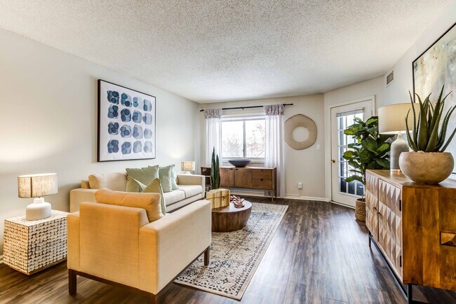 Building Photo - Helix Rental