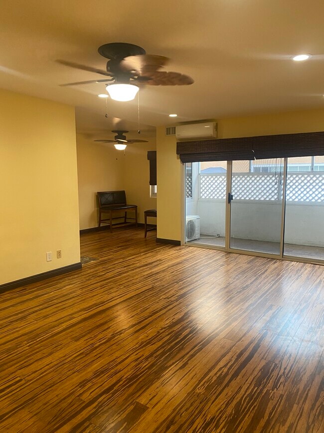 Building Photo - 8710 Delgany Ave Unit 2