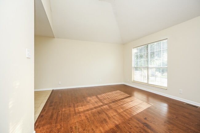 Photo - 63 Grassmire Dr