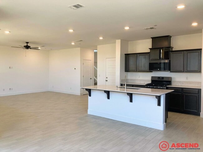 Photo - Brand New Spacious Home Located in Shafter!
