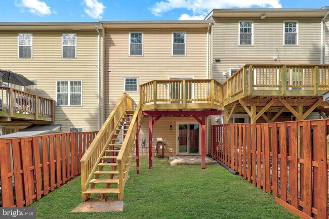 Photo - 306 Kings Crest Dr