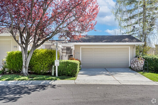 Building Photo - 14646 Fieldstone Dr Rental
