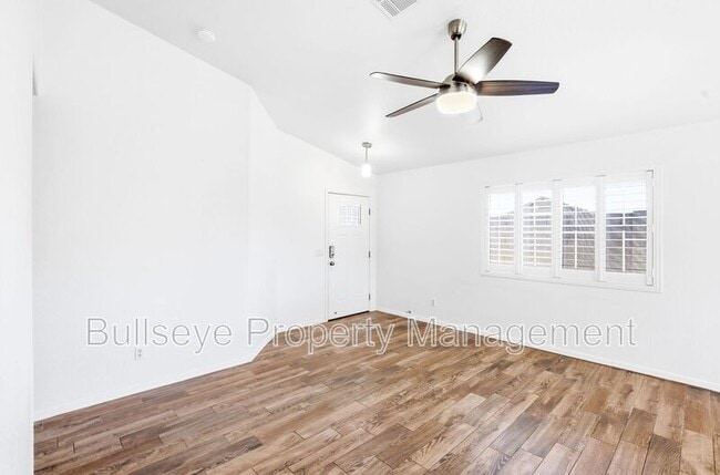 Photo - 3001 W Matthew Dr