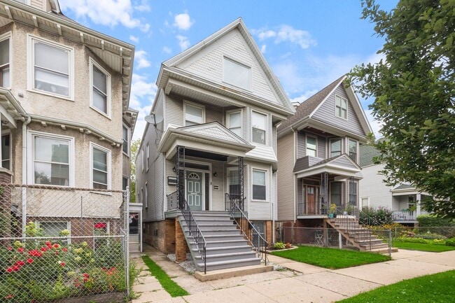 Photo - 2444 W Gunnison St Unidad 1 Rental