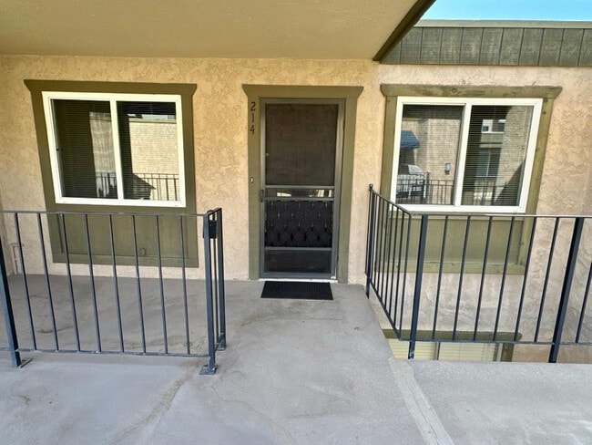 Photo - 2228 E Campbell Ave Unit 214