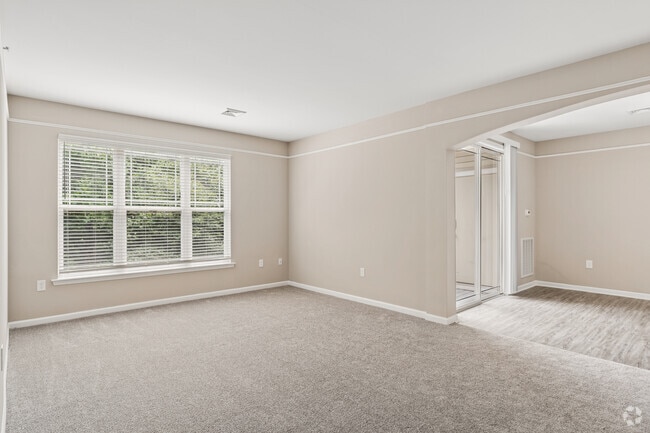 2BR, 2BA - 1,178SF - Living Room