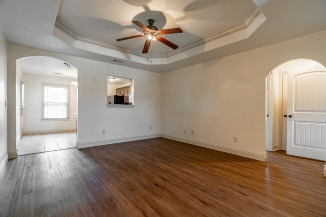 Photo - Fabulous 3 BR 2 Bath Home in Rogers near I-49! Brand new paint and floors!