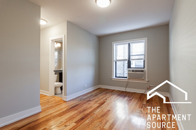 Building Photo - 2907 N Mildred Ave Unit 1L