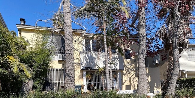 Photo - 10623 Kinnard Ave Unidad 10623