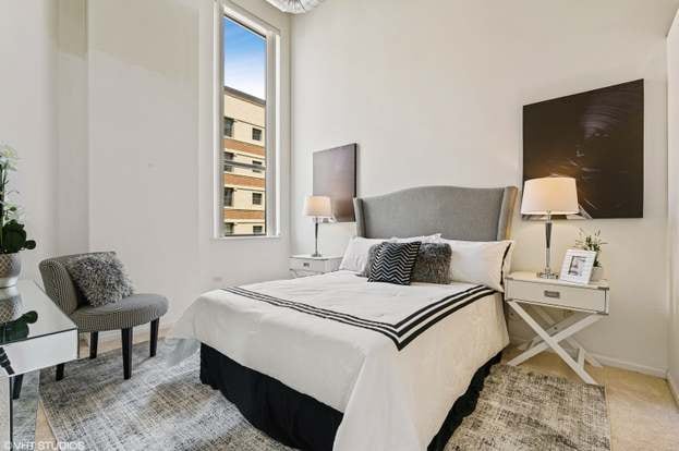 Photo - 758 N Larrabee St