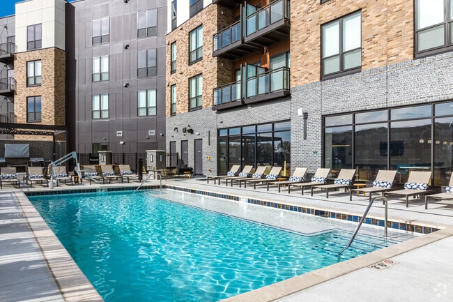 Heated Pool - Darby at Briarcliff