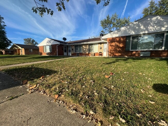 Building Photo - TIKI - 4563-4569 Croftshire Dr. Unit 4567