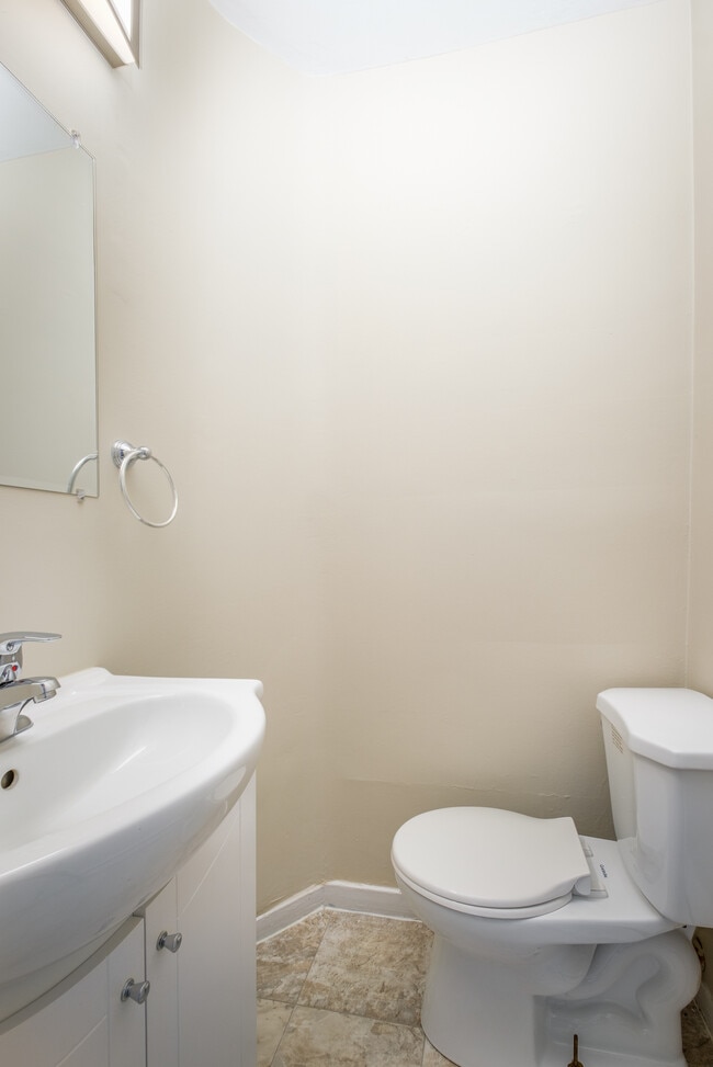 Photo - THREE BEDROOM-1.5 BATH TOWNHOME IN NORTH LONDON