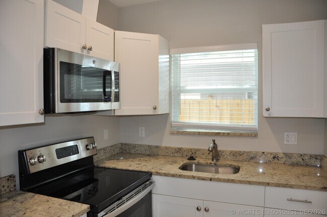 Photo - 1216 NW 6th Ct Unit #2