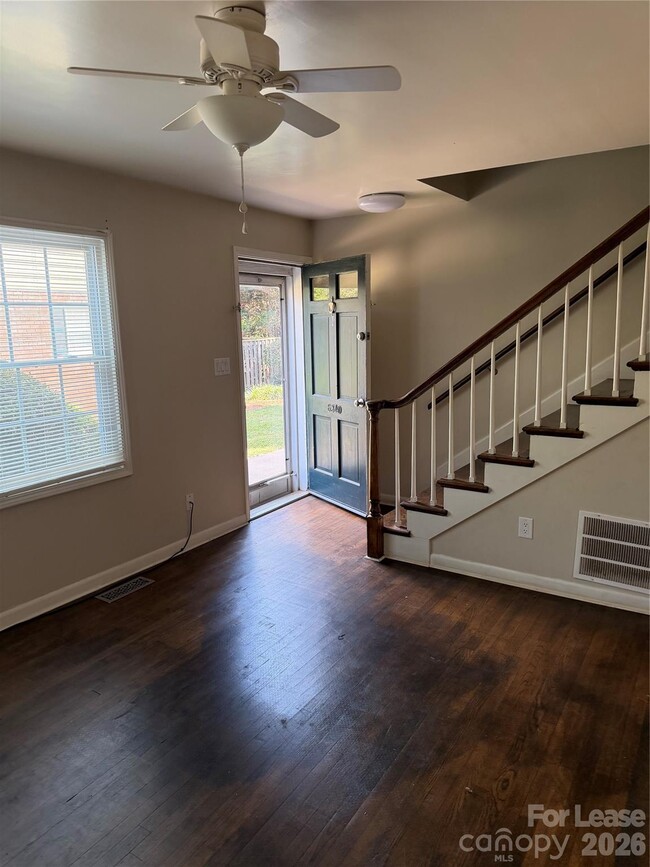 Photo - 634 Walnut St