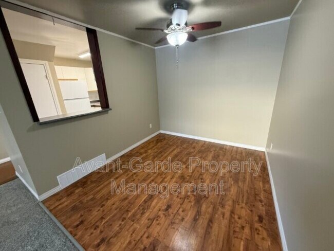 Photo - 14583-14121 121 St NW