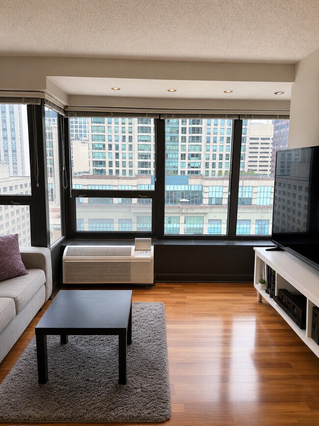 Photo - 30 E Huron St Unit 2209